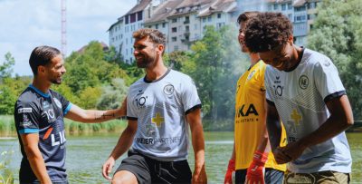 Die neuen Trikots sind da